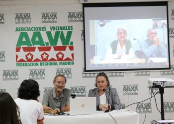 Asociaciones vecinales y de consumidores piden al Defensor del Pueblo que investigue el descontrol de las terrazas en Madrid y Barcelona