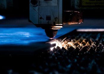 Cómo crear piezas extraordinarias de metal con tecnología de corte por láser