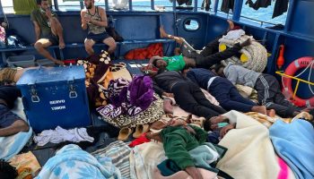Iñigo Mijangos, presidente de Salvamento Marítimo Humanitario: «La seguridad de los barcos de rescate está en riesgo tras las elecciones italianas»