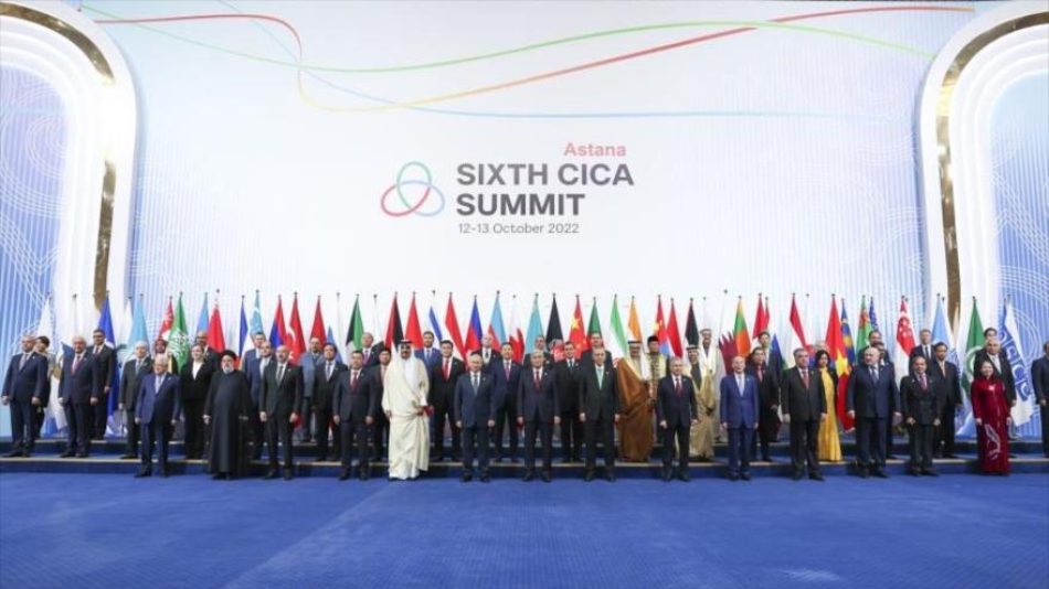Con presencia de Putin y Raisi se celebra conferencia de paz en Asia