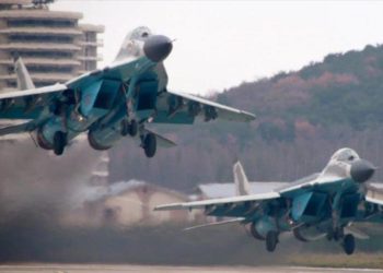Pyongyang envía 12 aviones de combate a la frontera con el Sur