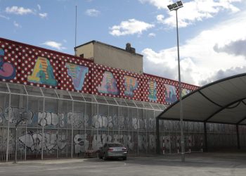 La Revuelta Escolar se traslada al parque Casino de la Reina (Lavapiés) para reclamar su limpieza y vivienda digna a las personas que lo usan para dormir