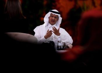 Arabia Saudí insinúa que EEUU “manipula los mercados” de petróleo