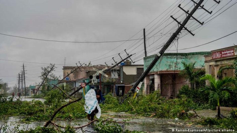 Díaz-Canel visita la provincia de Cuba más afectada por el huracán Ian