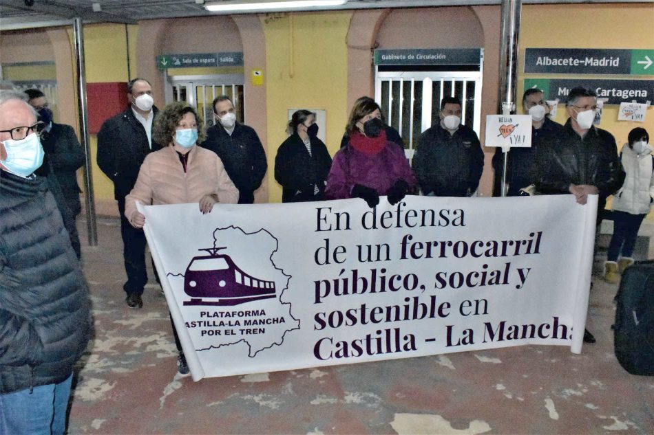 La Plataforma por el Tren para Hellín y Comarcas se reúne con autoridades y prepara acciones ante la eliminación de los trenes de pasajeros por parte de Renfe