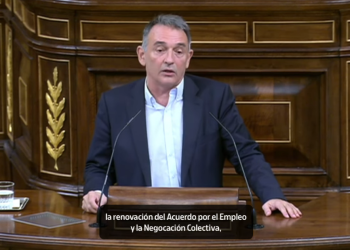 Enrique Santiago advierte que “la derecha solo está preocupada por beneficiar a los más ricos” y tacha de “falso y ofensivo que la patronal culpe a los salarios de una segunda ronda de inflación”