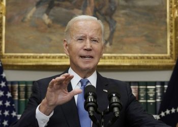 Legisladores demócratas piden a Biden negociar con Rusia sobre Ucrania