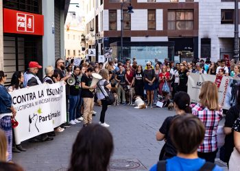 PACMA pide una reunión urgente con Patxi López por la enmienda contra los perros de caza