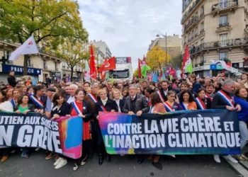 <a>Más de 100.000 franceses protestan contra alto costo de vida</a>