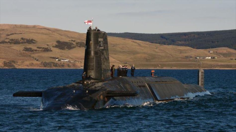 Submarino nuclear británico aborta su misión secreta por incendio