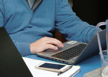El ministro Escrivá fracasa en la gestión del IMV