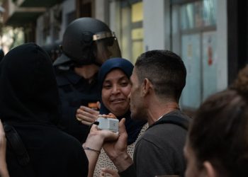 El Sindicato Construint Malilla lanza un crowdfunding para cubrir los gastos judiciales de tres detenidos en el desahucio violento de una familia marroquí 
