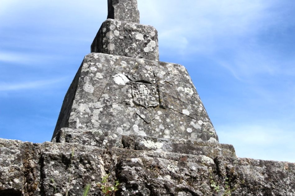 Celanova debaterá a retirada do símbolo falanxista do Outeiro da Obra á luz da nova lei de memoria