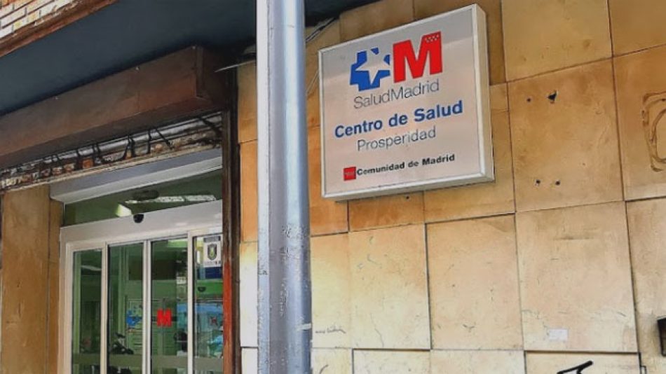 Se inunda el Centro de Atención Primaria de Canillas en Prosperidad y se hunde un techo, pese a las advertencias del personal sanitario y de la vecindad