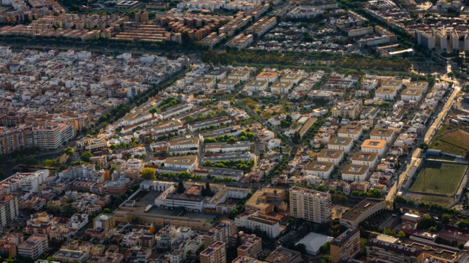 IU denuncia la situación de abandono del solar que la Federación de Fútbol tiene en Ciudad Jardín, Sevilla