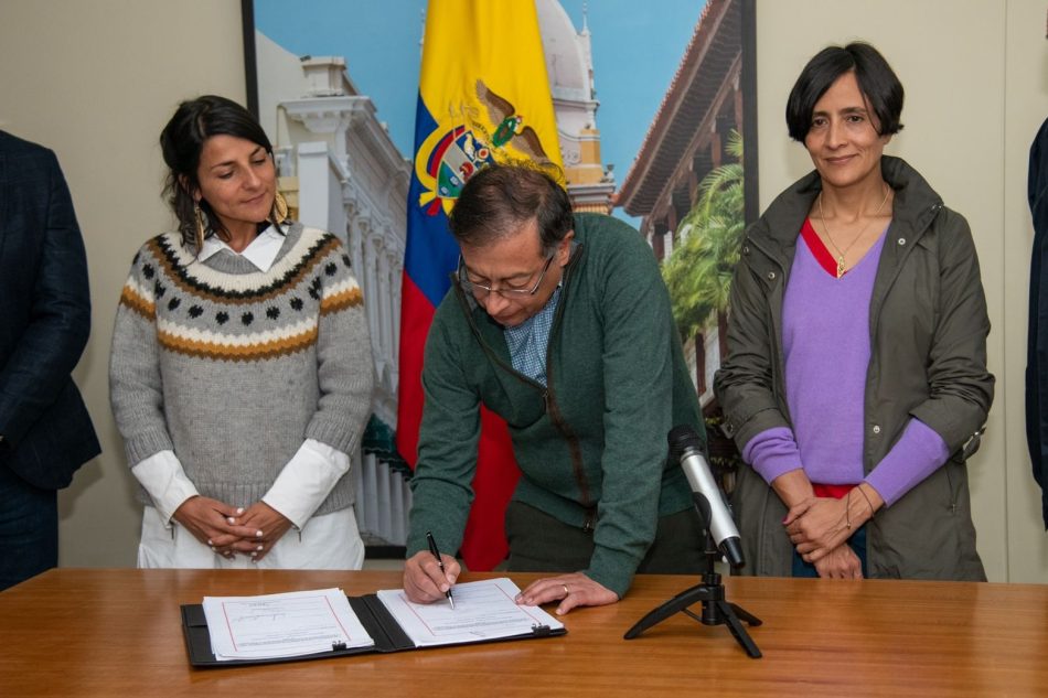 Gustavo Petro sanciona la Ley Escazú para sumar a Colombia a la defensa del medio ambiente