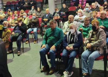 “Somos vecinas mayores pero no idiotas”. Protesta en Orcasitas (Madrid) por el maltrato de los bancos: 15-N