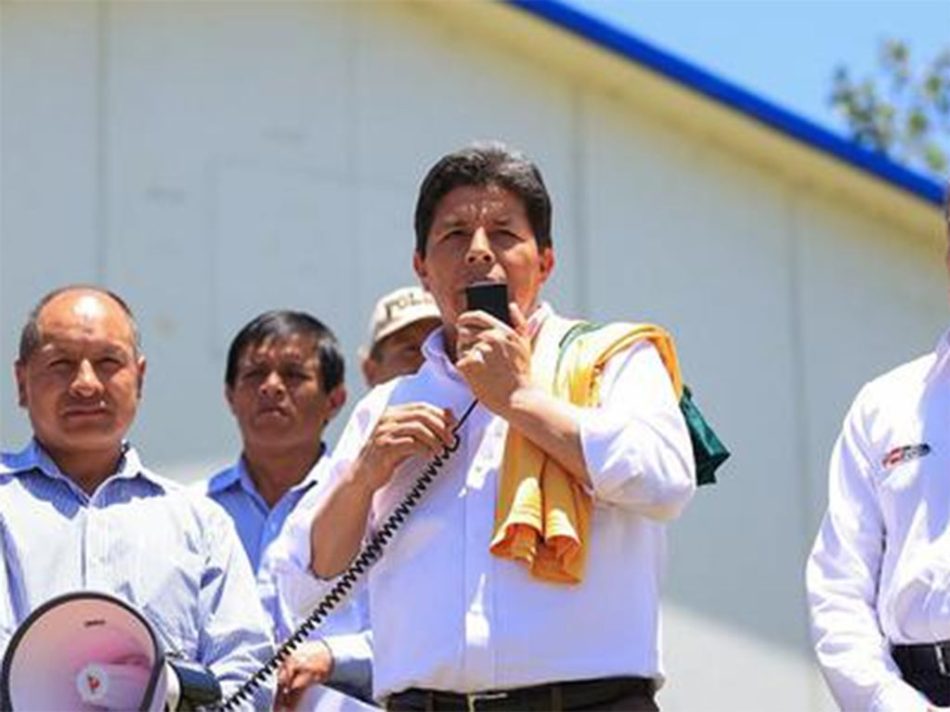Pedro Castillo afirma que «defenderá su gobierno junto al pueblo»