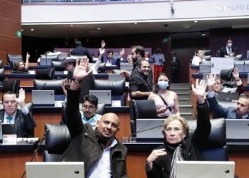 Senado mexicano avala reforma que aumenta días de vacaciones