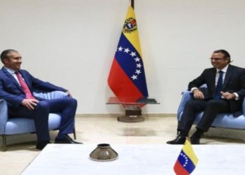 Petrolera estadounidense Chevron volverá a operar en Venezuela