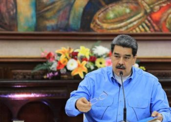 Maduro pide levantar “todas” las sanciones tras licencia a Chevron