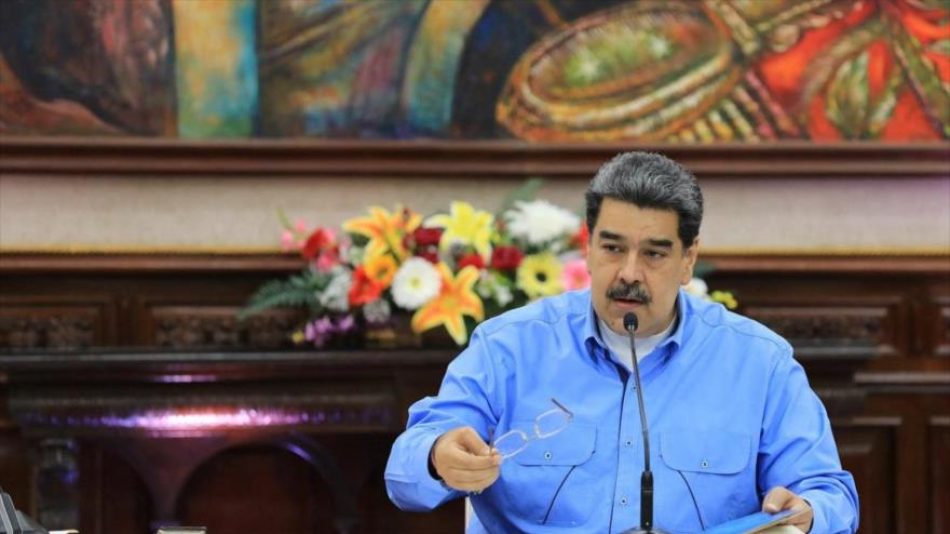 Maduro pide levantar “todas” las sanciones tras licencia a Chevron