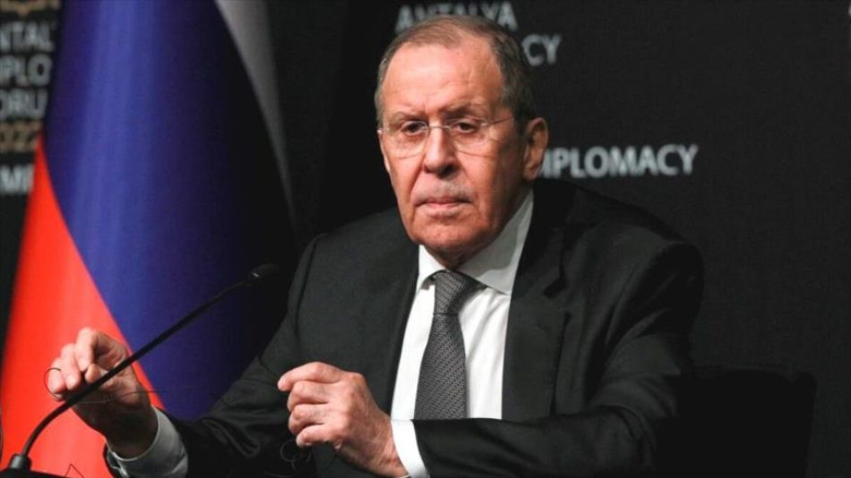 Lavrov: EEUU está en “guerra” con Rusia desde hace muchos años