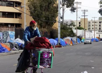 Los Ángeles declaró el estado de emergencia por la gran cantidad de indigentes