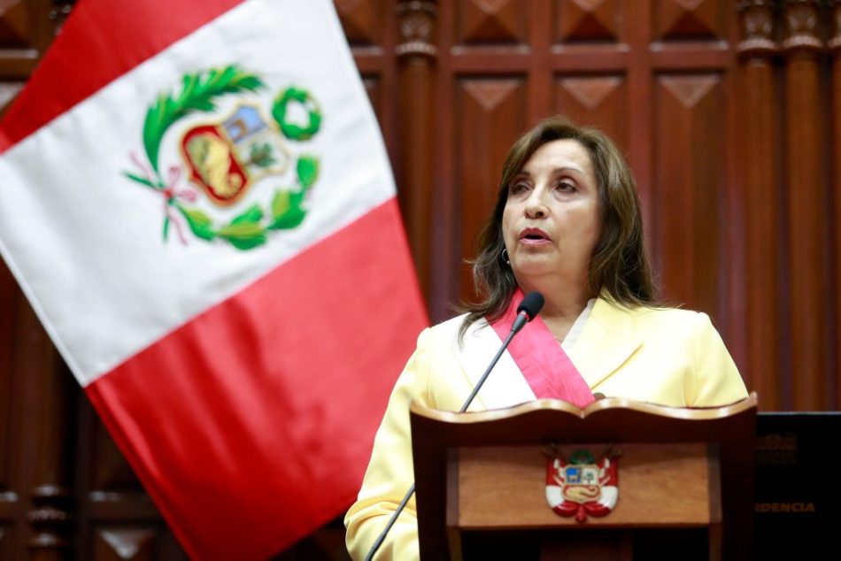 Dina Boularte juramenta como la primera presidenta de la historia de Perú