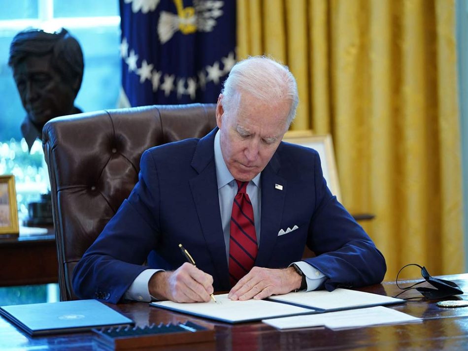 Biden firma el decreto de aumento de la deuda en Estados Unidos