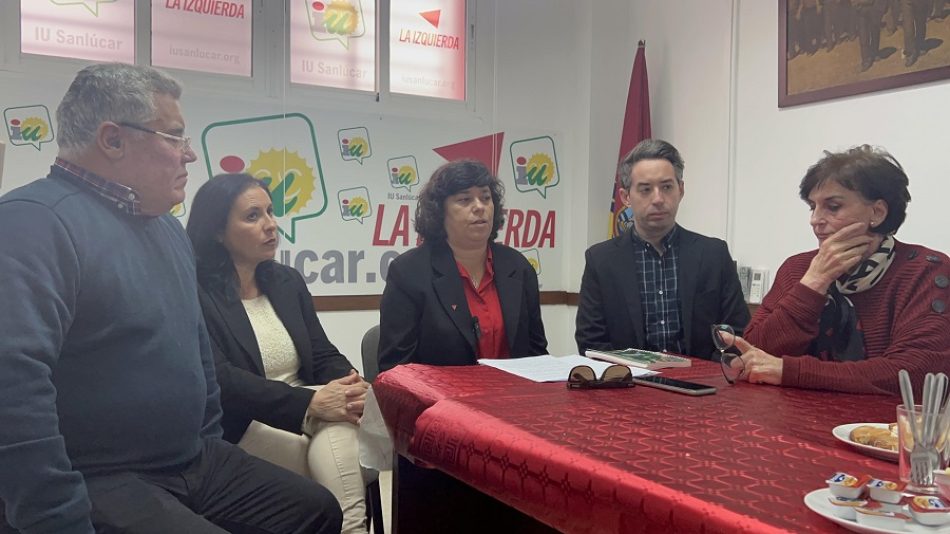 Carmen Álvarez (portavoz de IU Sanlúcar): “Uno de nuestros objetivos es levantar la abstención barrio a barrio”