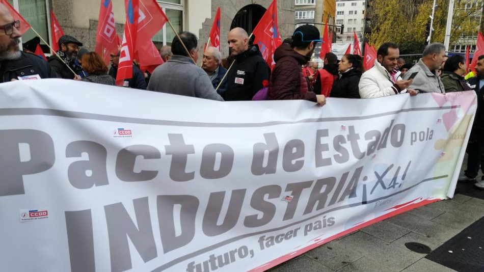 CCOO presentou na Coruña 5000 sinaturas para esixir un pacto pola industria