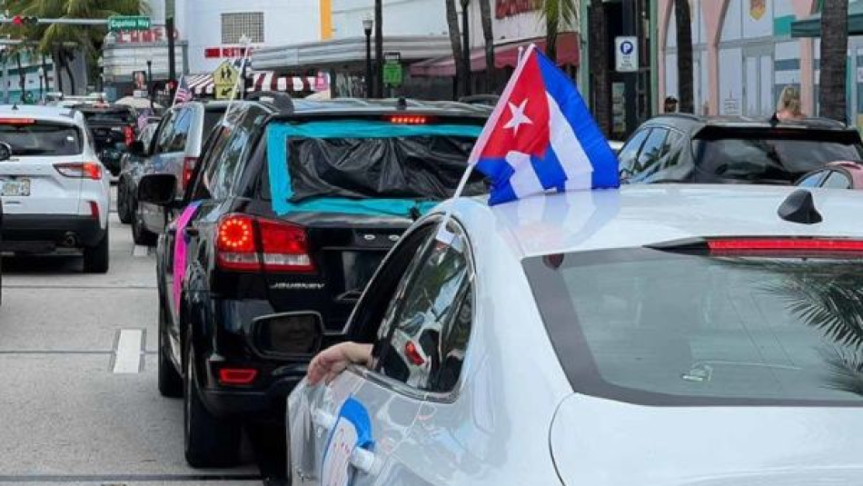 Realizan nueva caravana para demandar el cese del bloqueo de EE.UU. contra Cuba