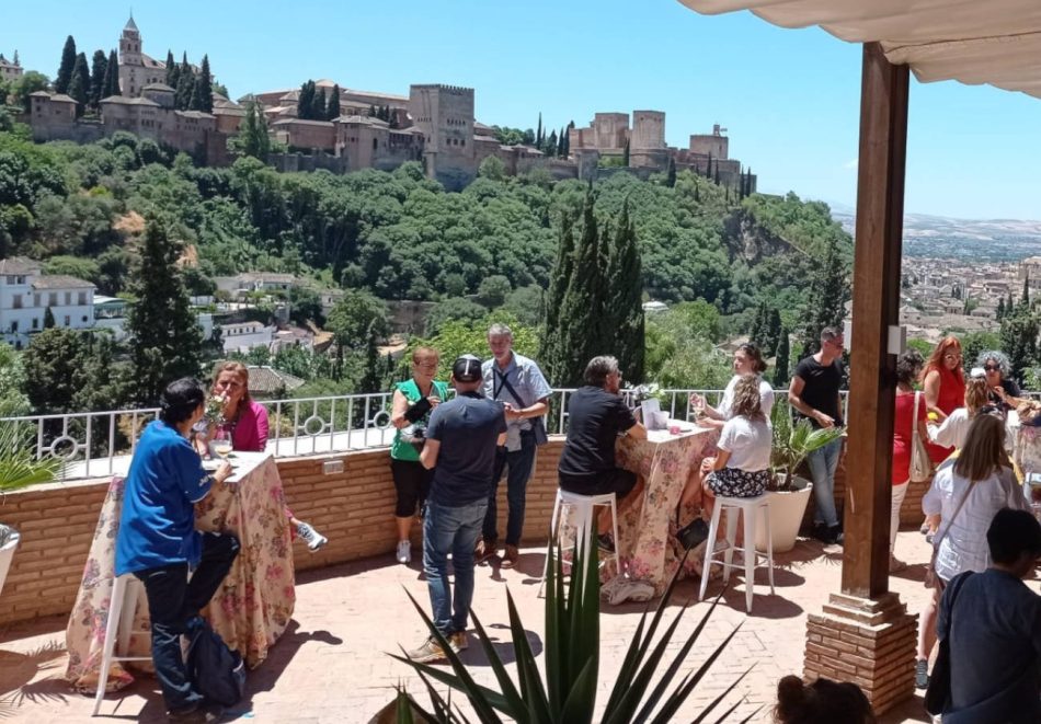 FACUA pide a la Junta mayor control para garantizar la calidad de los servicios turísticos en Andalucía