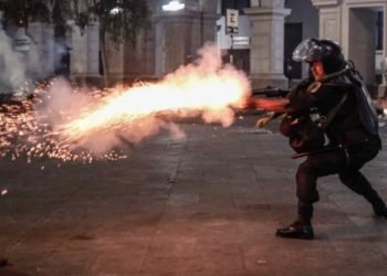 Represión policial contra manifestantes en Perú deja al menos siete asesinados