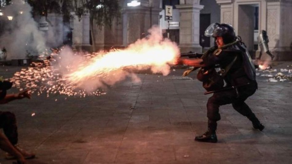 Represión policial contra manifestantes en Perú deja al menos siete asesinados