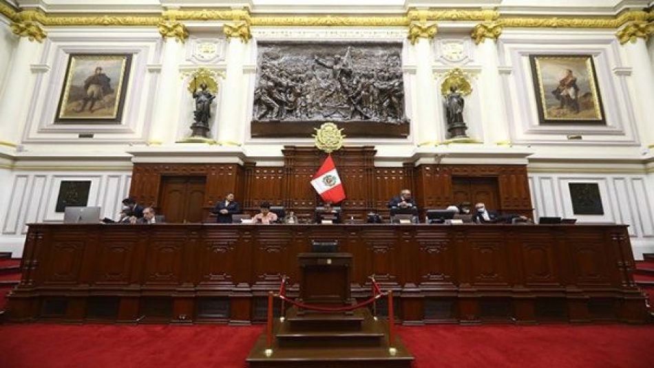 Congreso peruano admite moción de vacancia contra presidente Castillo