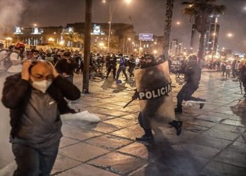 Izquierda Unida reclama una “salida democrática” a la grave crisis política que atraviesa Perú