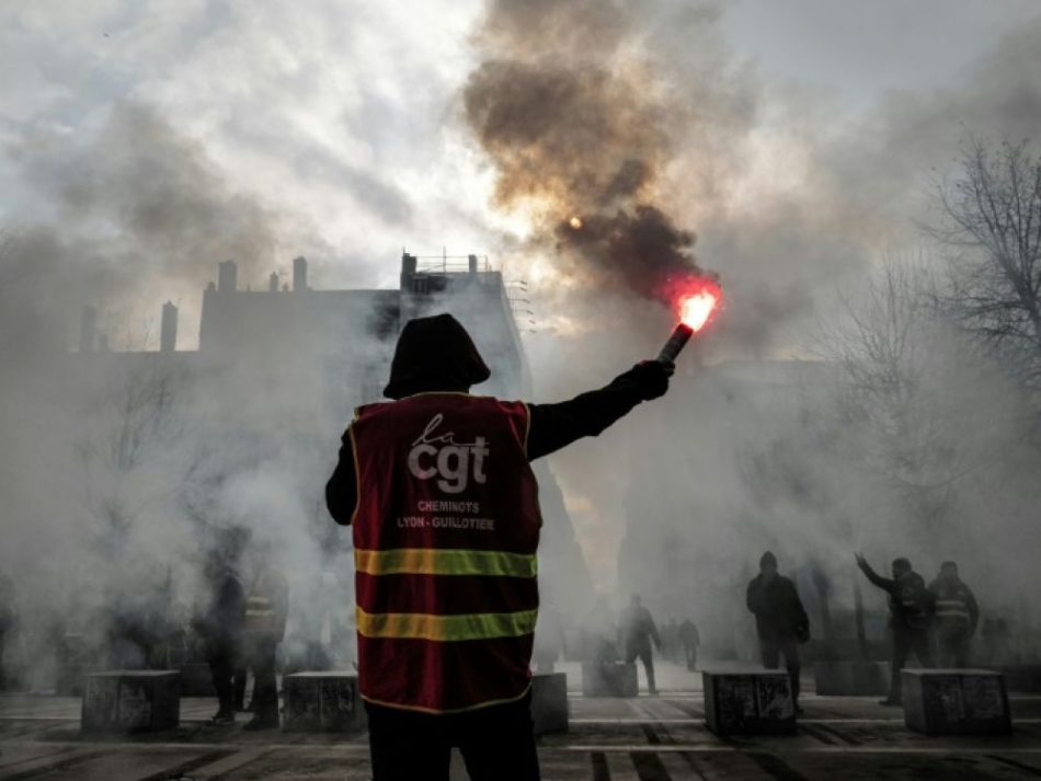 Doble jornada de huelga contra reforma de pensiones en Francia