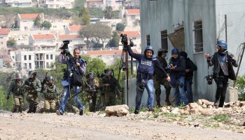 Militares israelíes disparan de nuevo contra periodistas palestinxs en Cisjordania