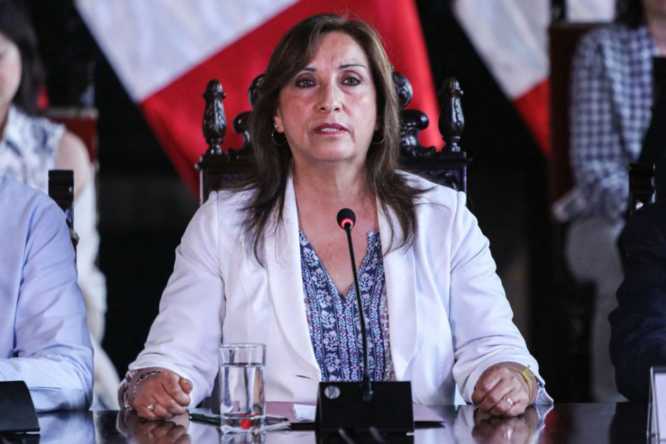 La Fiscalía de Perú cita a Dina Boluarte por las muertes en las protestas
