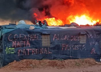 Excavadoras culminan el desalojo forzoso de los trabajadores del Walili. Se registran incendios y el  Soc-SAT llama a la huelga