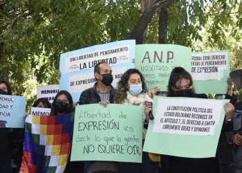 Periodistas estatales piden respeto a su derecho a informar y justicia para trabajadores agredidos en conflictos en Santa Cruz