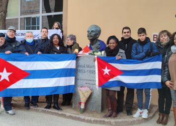 En Pontevedra, Barcelona, Málaga, Tenerife y Valencià se realizaron actos de homenaje a Martí en su 170 natalicio
