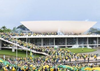 Simpatizantes de Jair Bolsonaro invaden las sedes de los tres poderes del Estado en Brasilia