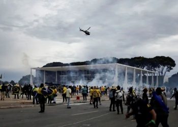 Denuncian robo de armas y municiones por simpatizantes de Bolsonaro
