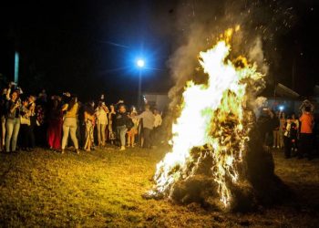 Inauguran XXVIII Brigada Suramericana con fogata por el 170 natalicio de José Martí