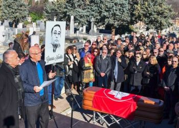 Emotivo adiós a Nicolás Redondo en el Cementerio Civil de Madrid