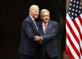 Presidente mexicano pide a Biden finalizar “desdén” hacia América Latina