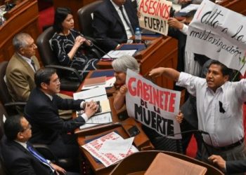 Congreso de Perú respalda el gabinete represivo de Boluarte y concede voto de confianza